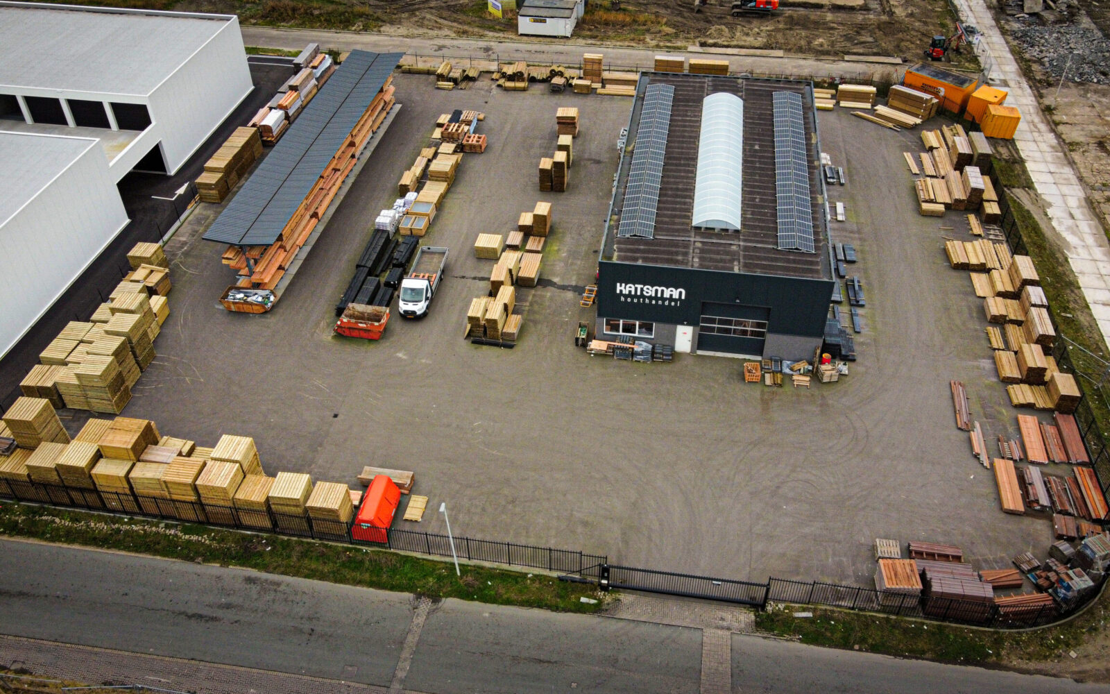 Opslagplaats hout Houthandel Katsman van bovenaf